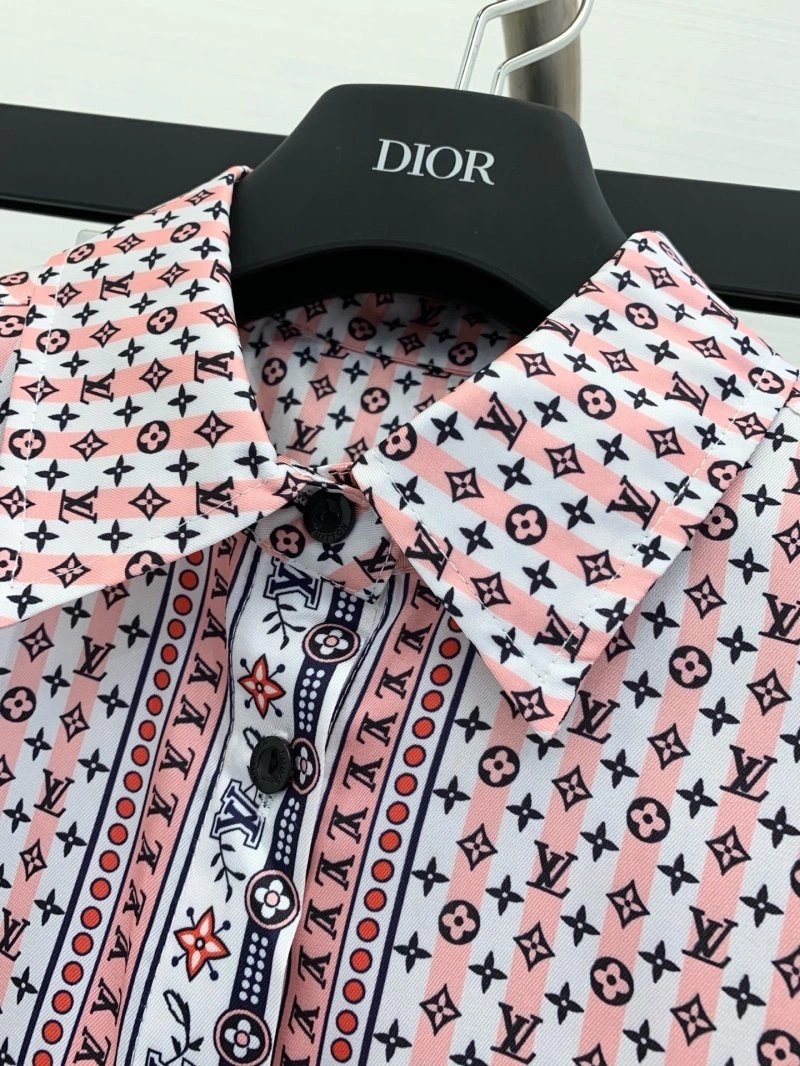 Unisex Louis Vuitton Shirts 130684