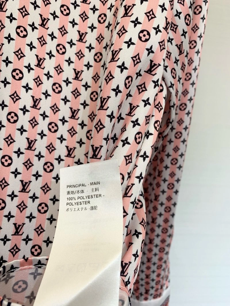 Unisex Louis Vuitton Shirts 130684