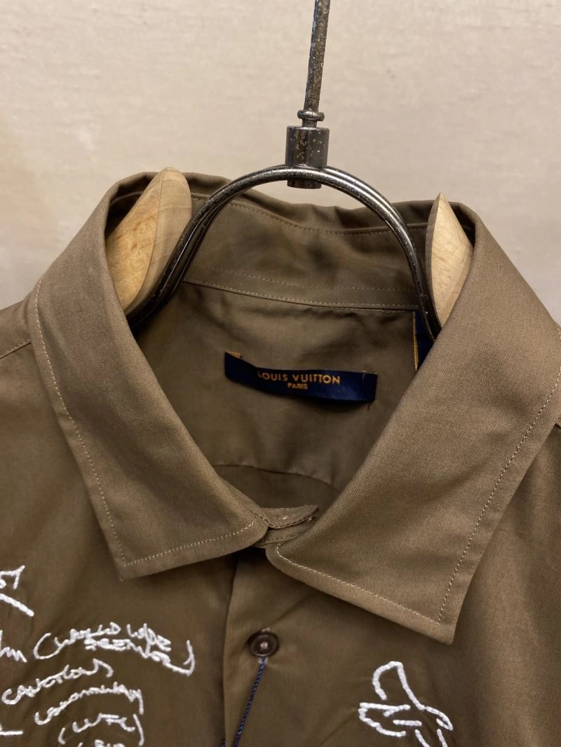 Snug Louis Vuitton Shirts 135778