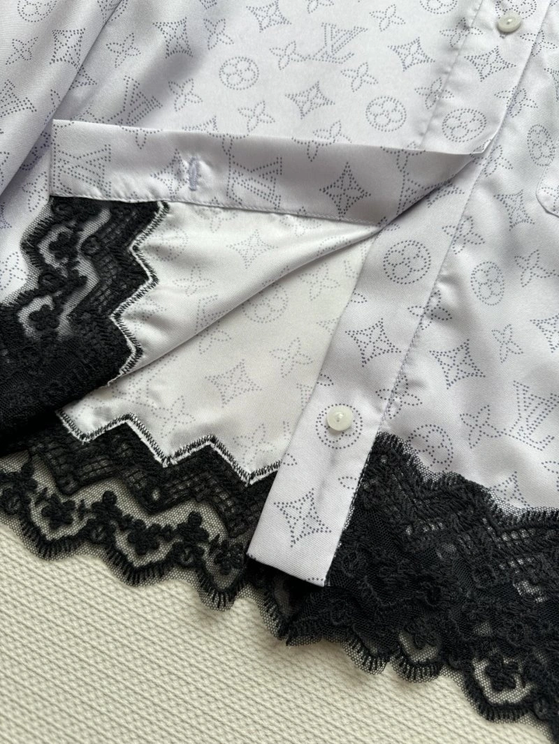 Sporty Louis Vuitton Shirts 131364