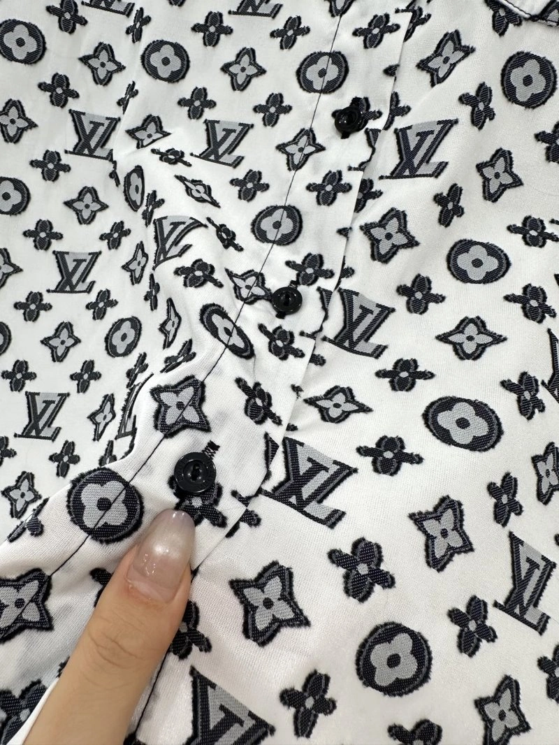 Louis Vuitton Shirts Fashionable 131376