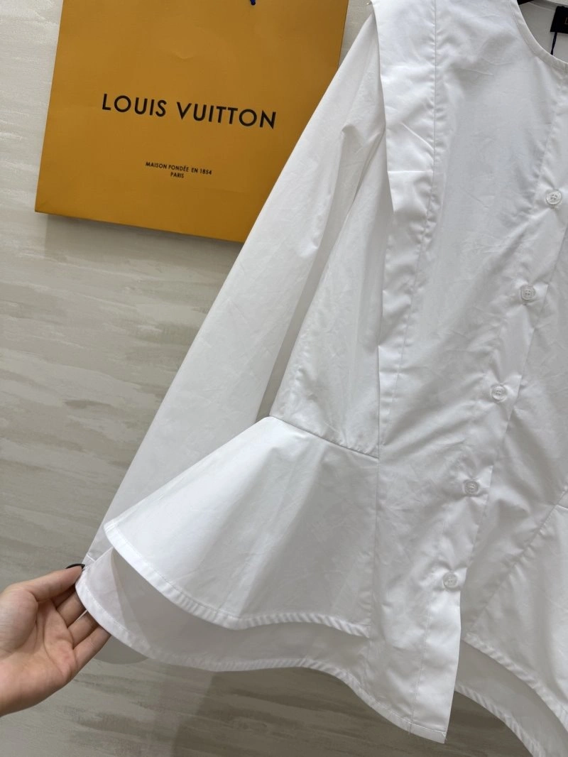 Minimalist Louis Vuitton Shirts 131252