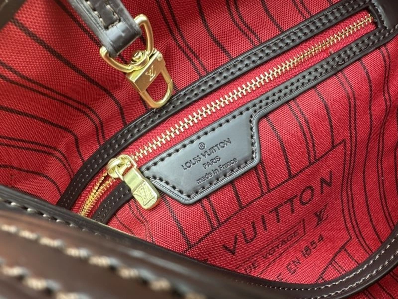 Chic Louis Vuitton Shopping Bags 80394