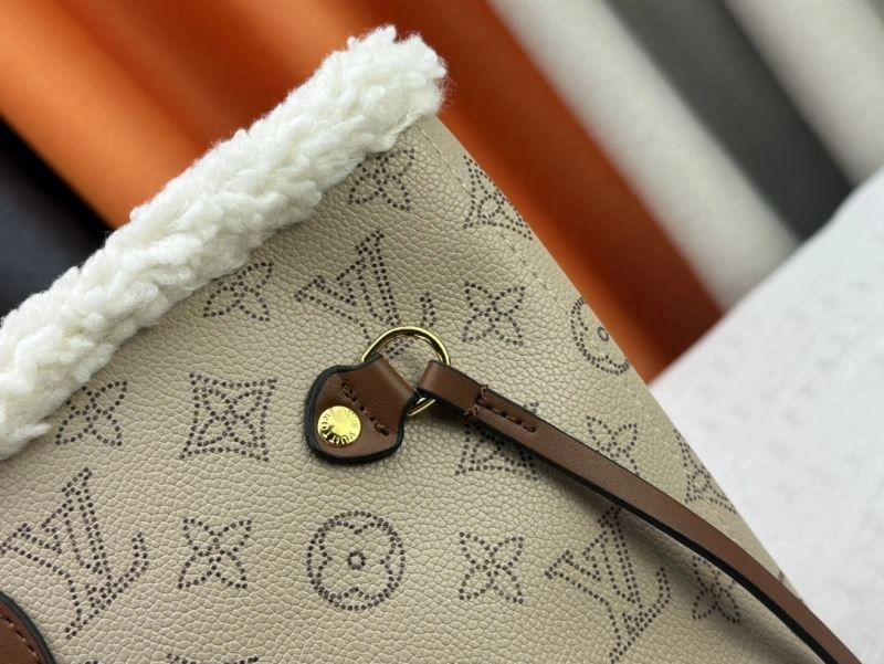 Neat Louis Vuitton Shopping Bags 80389