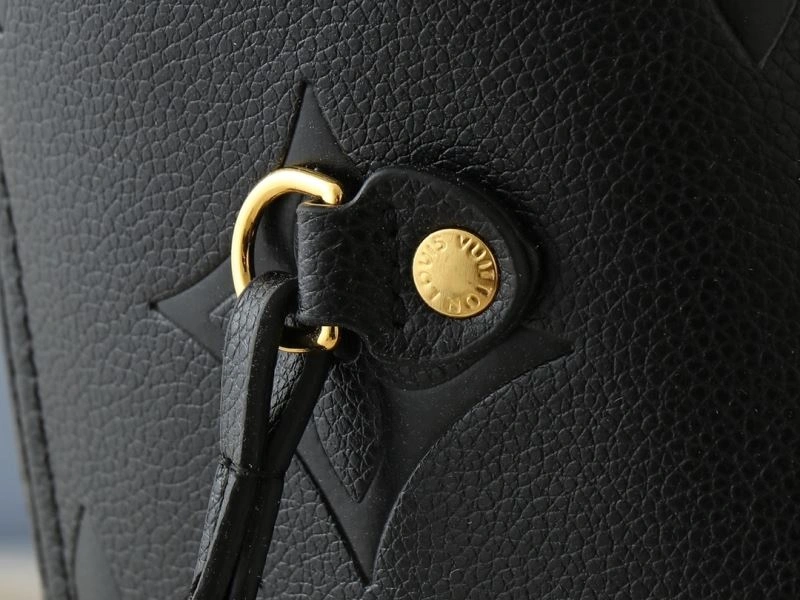 Durable Louis Vuitton Shopping Bags 80406