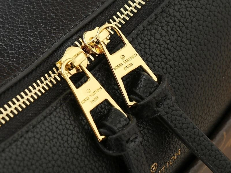 Durable Louis Vuitton Shopping Bags 80402