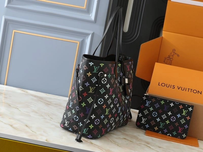 Breathable Louis Vuitton Shopping Bags 80371