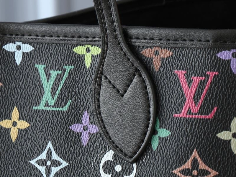 Breathable Louis Vuitton Shopping Bags 80371
