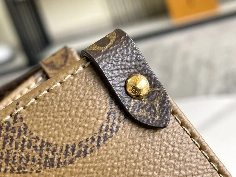 WaterResistant Louis Vuitton Shopping Bags 94244