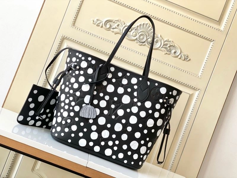 Breathable Louis Vuitton Shopping Bags 94240