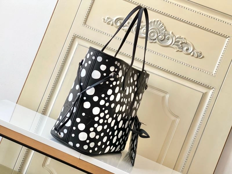 Breathable Louis Vuitton Shopping Bags 94240