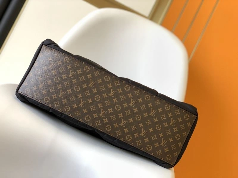 WaterResistant Louis Vuitton Shopping Bags 94330