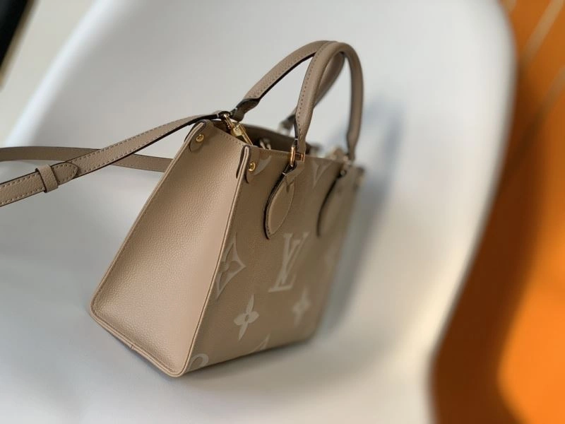 Bright Louis Vuitton Shopping Bags 94209