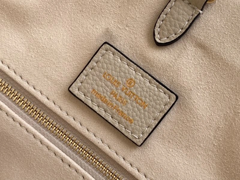 Unisex Louis Vuitton Shopping Bags 94248