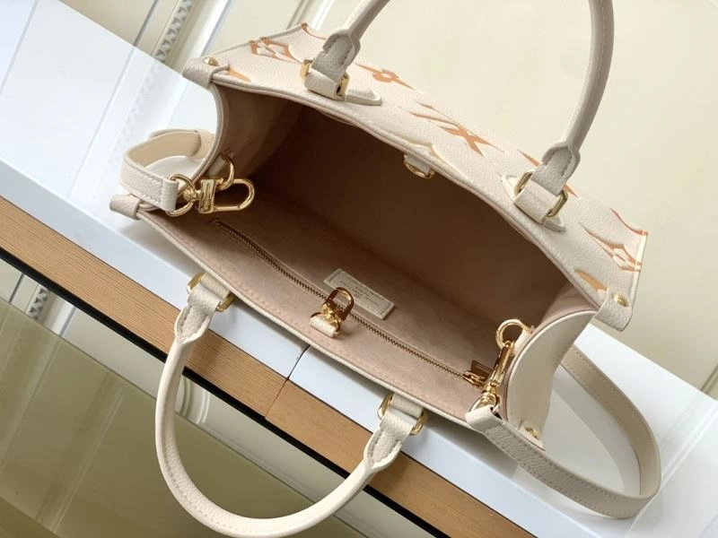 Resilient Louis Vuitton Shopping Bags 94204