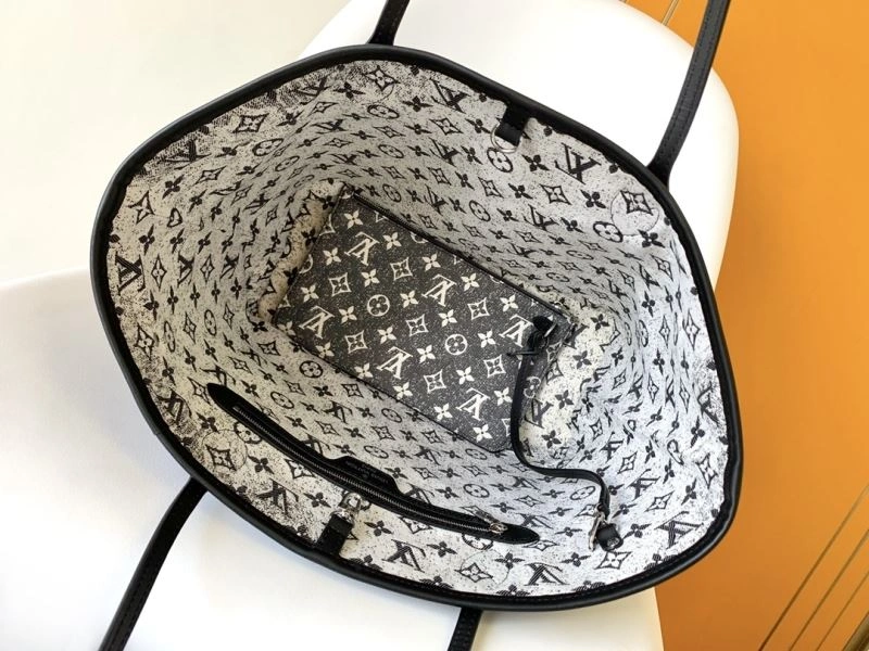 Breathable Louis Vuitton Shopping Bags 94008