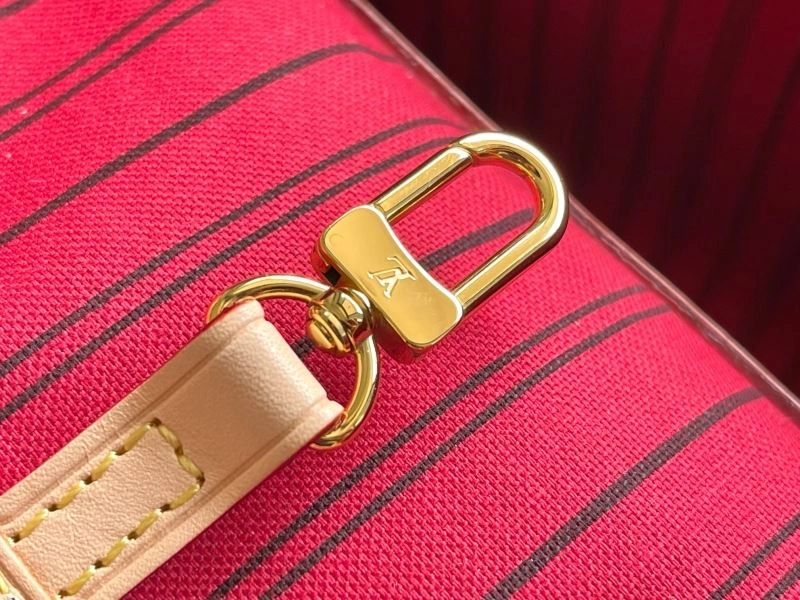 Breathable Louis Vuitton Shopping Bags 93994