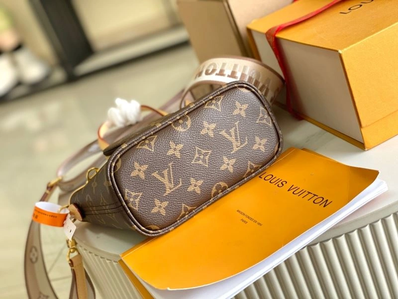 Snug Louis Vuitton Shopping Bags 93923