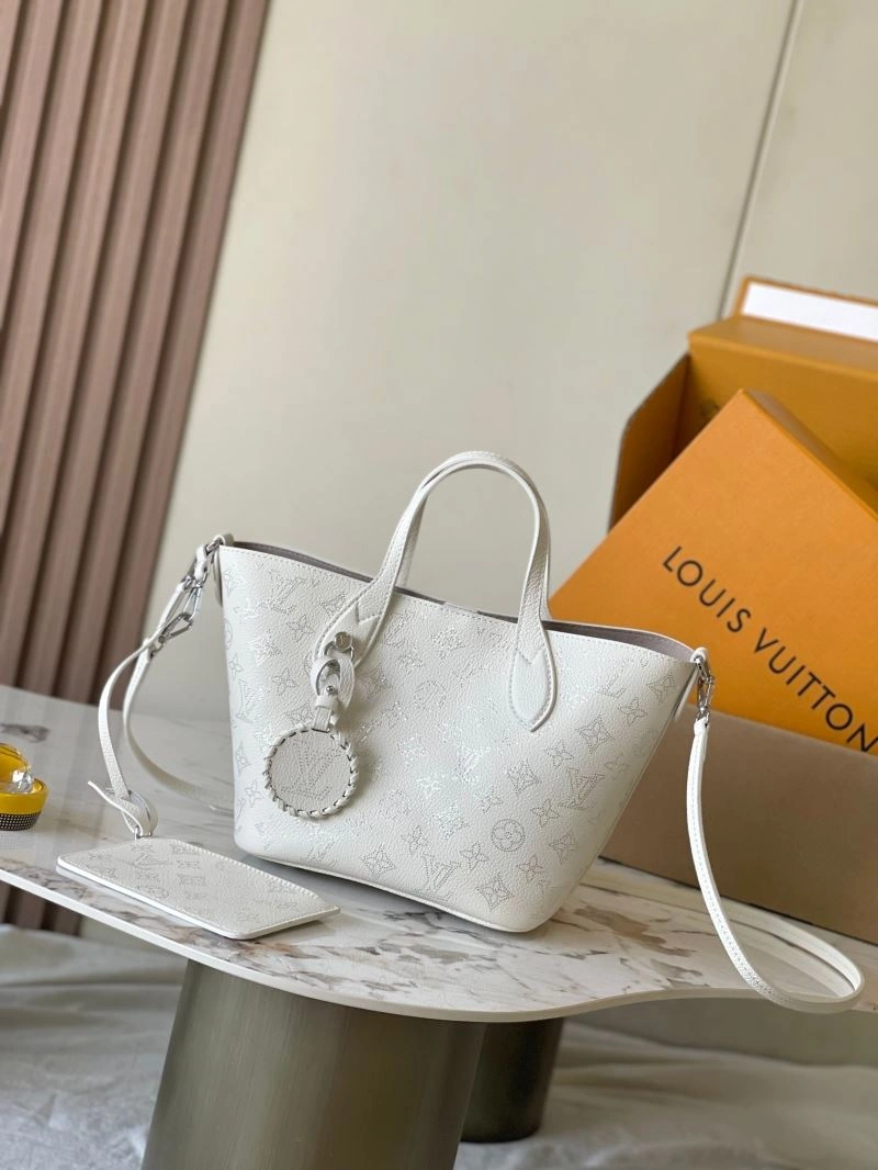 ModernLook Louis Vuitton Shopping Bags 93514