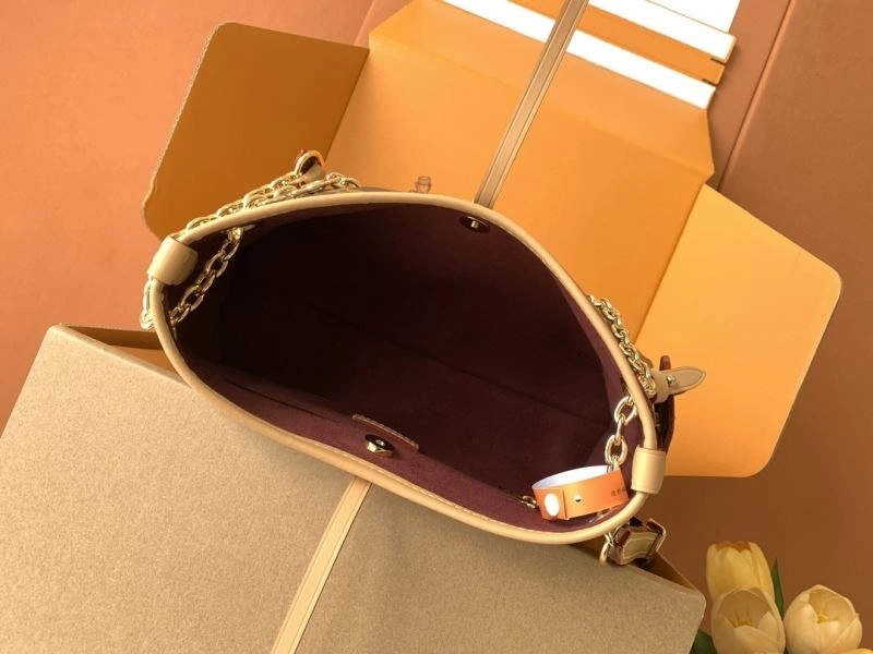 TechFriendly Louis Vuitton Shopping Bags 93460