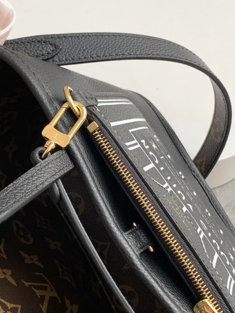RelaxedFit Louis Vuitton Shopping Bags 43292
