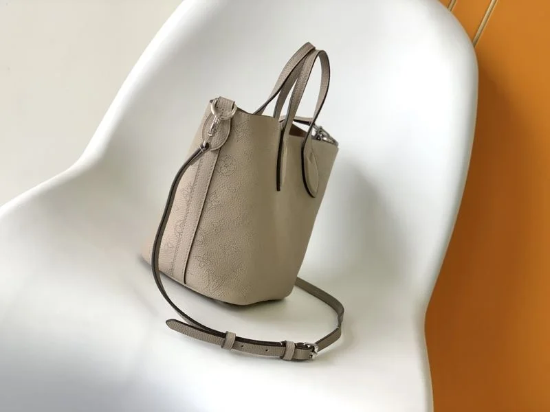 Resilient Louis Vuitton Shopping Bags 43278