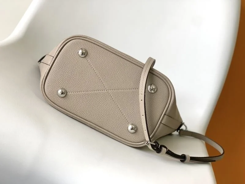 Resilient Louis Vuitton Shopping Bags 43278