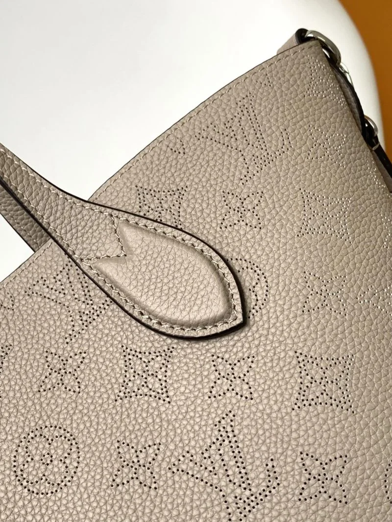 Resilient Louis Vuitton Shopping Bags 43278