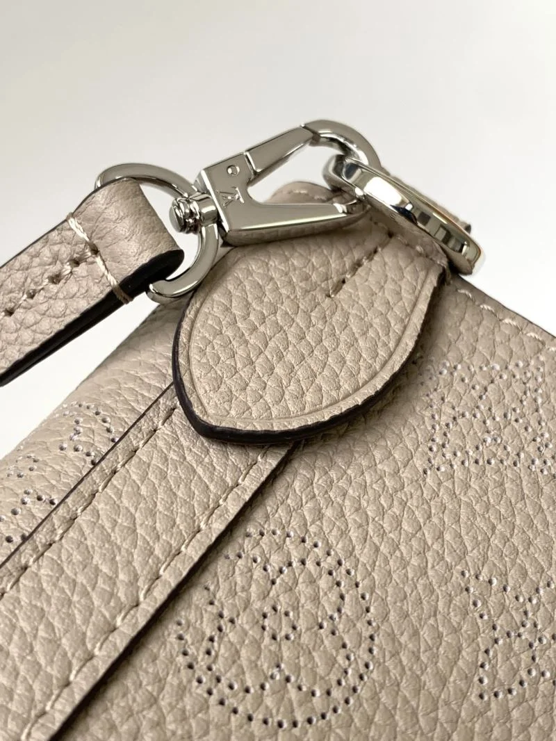 Resilient Louis Vuitton Shopping Bags 43278