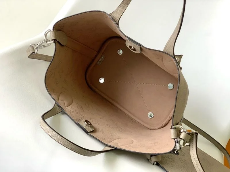Resilient Louis Vuitton Shopping Bags 43278
