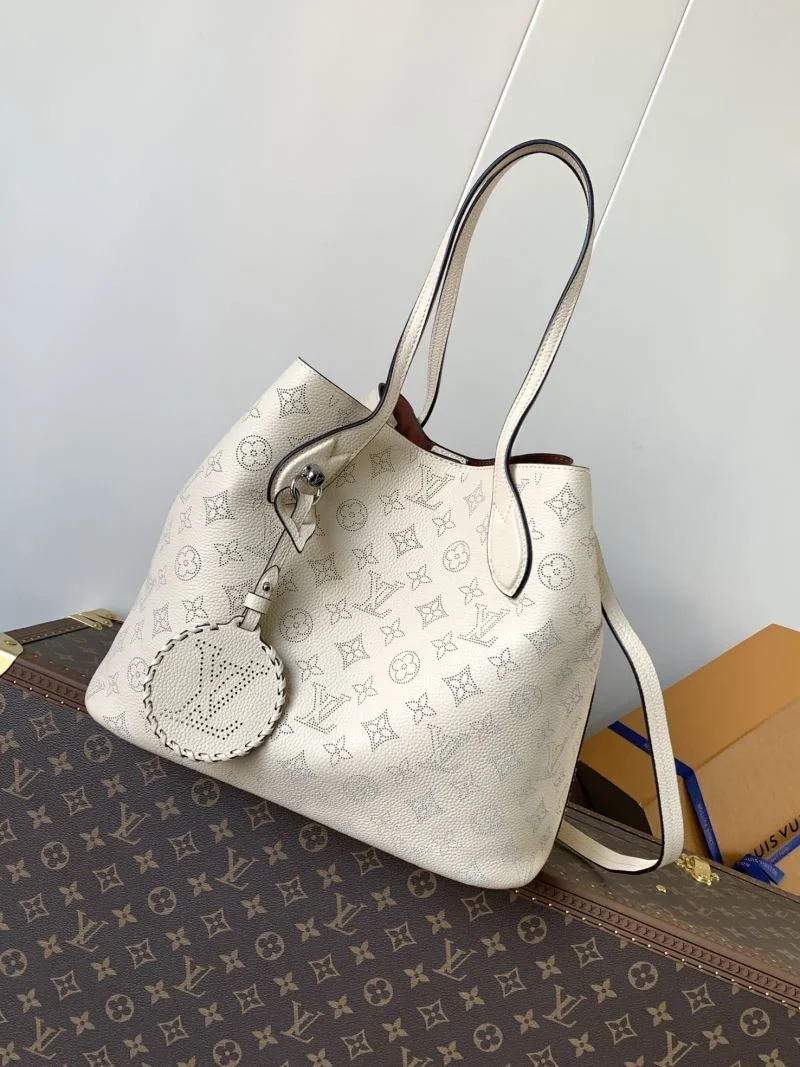 Minimalist Louis Vuitton Shopping Bags 43269