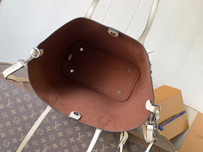 Minimalist Louis Vuitton Shopping Bags 43269