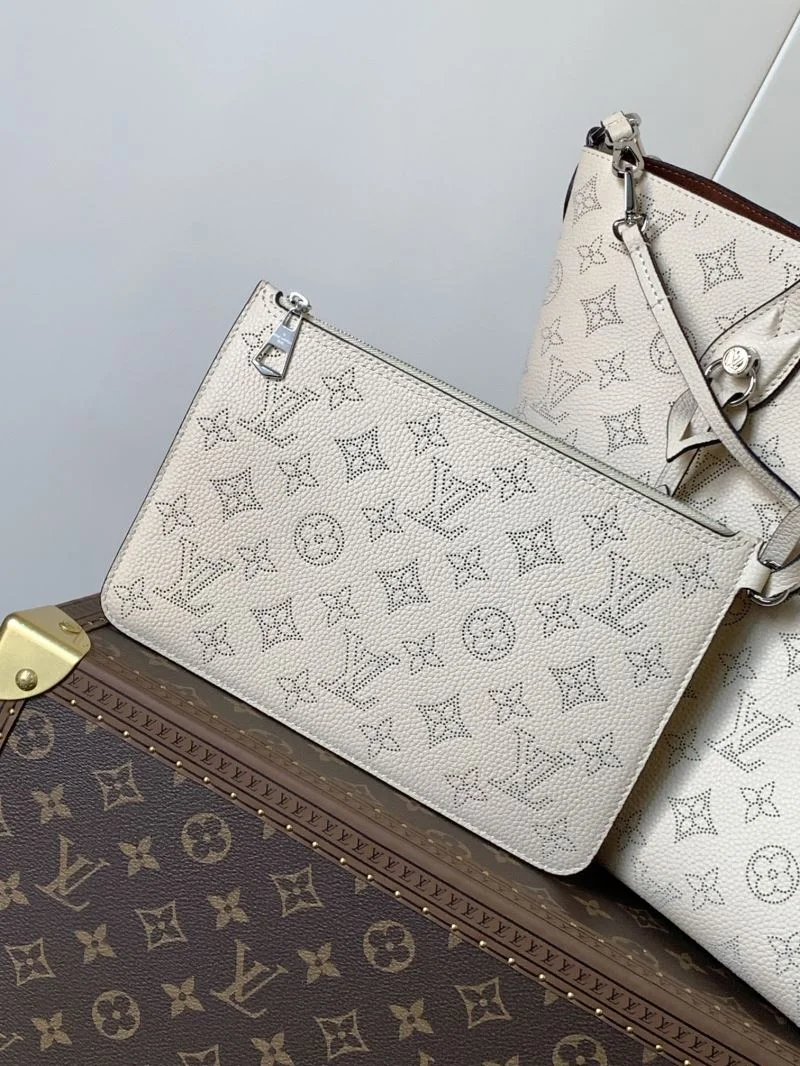 Minimalist Louis Vuitton Shopping Bags 43269