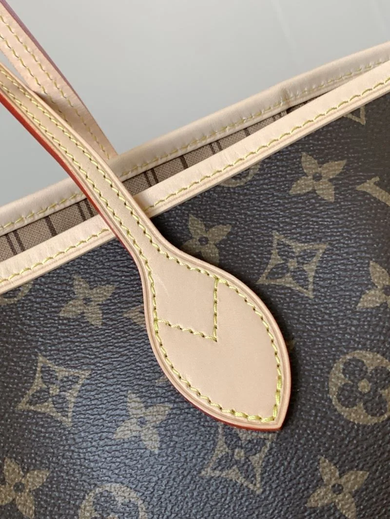 Breathable Louis Vuitton Shopping Bags 43285