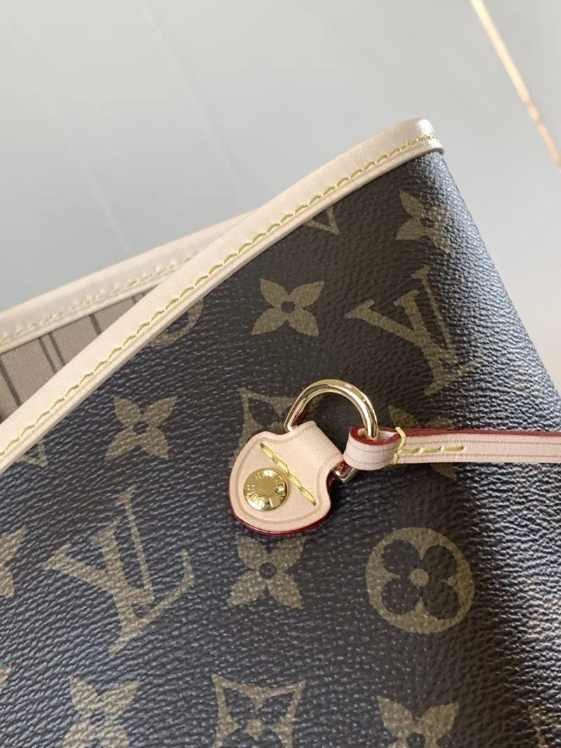 Breathable Louis Vuitton Shopping Bags 43285
