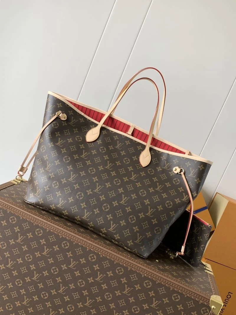 Chic Louis Vuitton Shopping Bags 43264