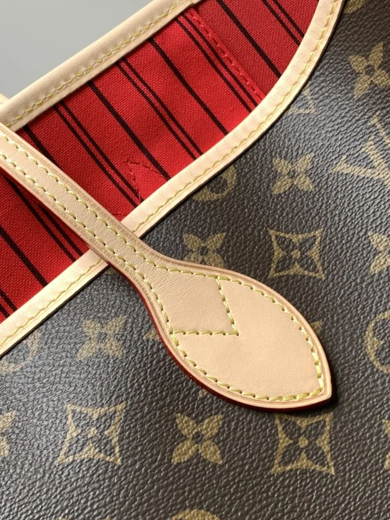 Chic Louis Vuitton Shopping Bags 43264