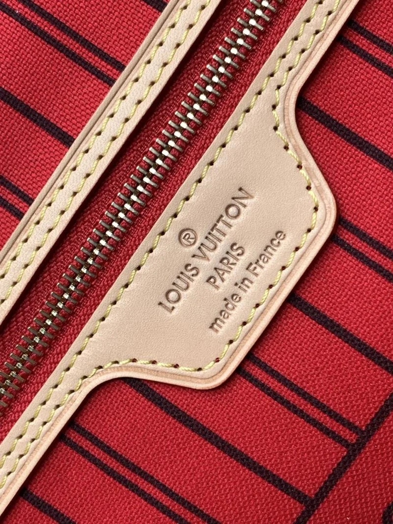 Chic Louis Vuitton Shopping Bags 43264