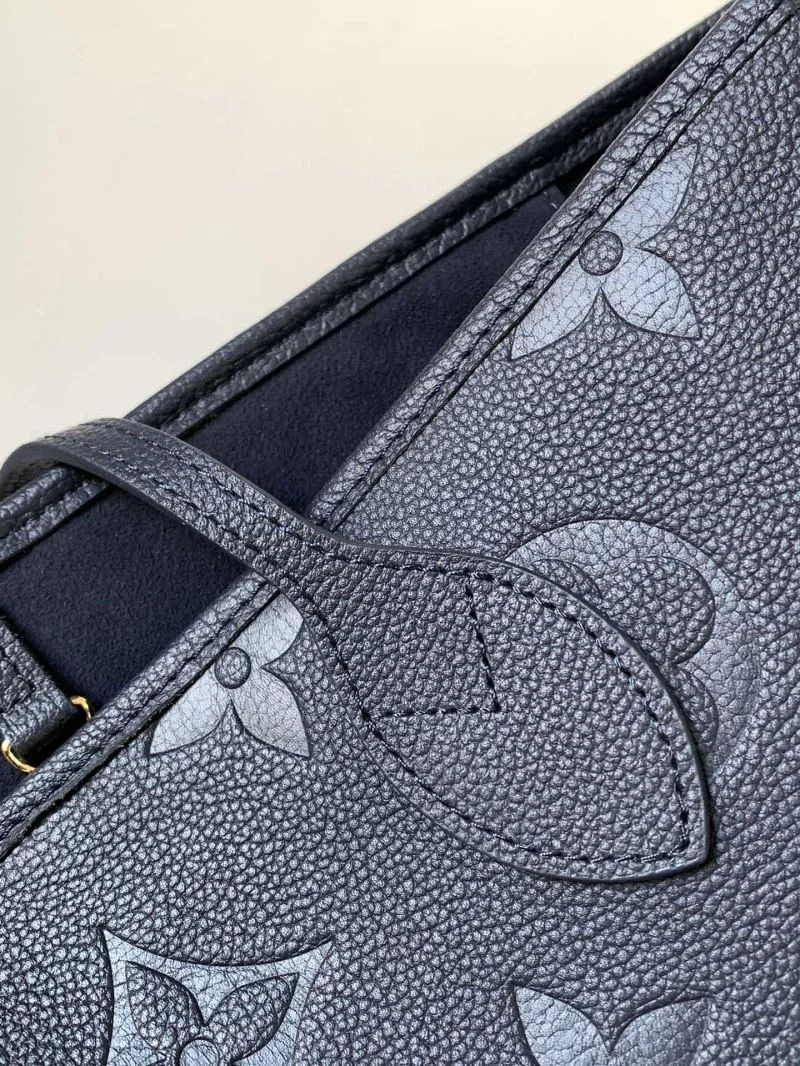 Flexible Louis Vuitton Shopping Bags 43272