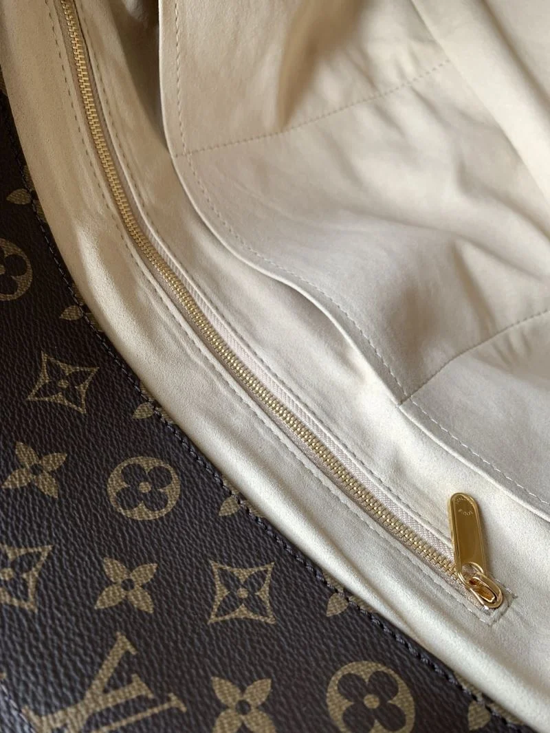 Resilient Louis Vuitton Shopping Bags 43261