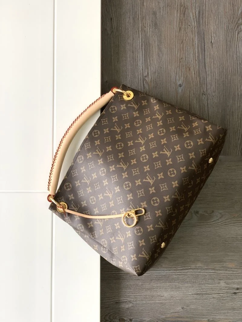 Resilient Louis Vuitton Shopping Bags 43261