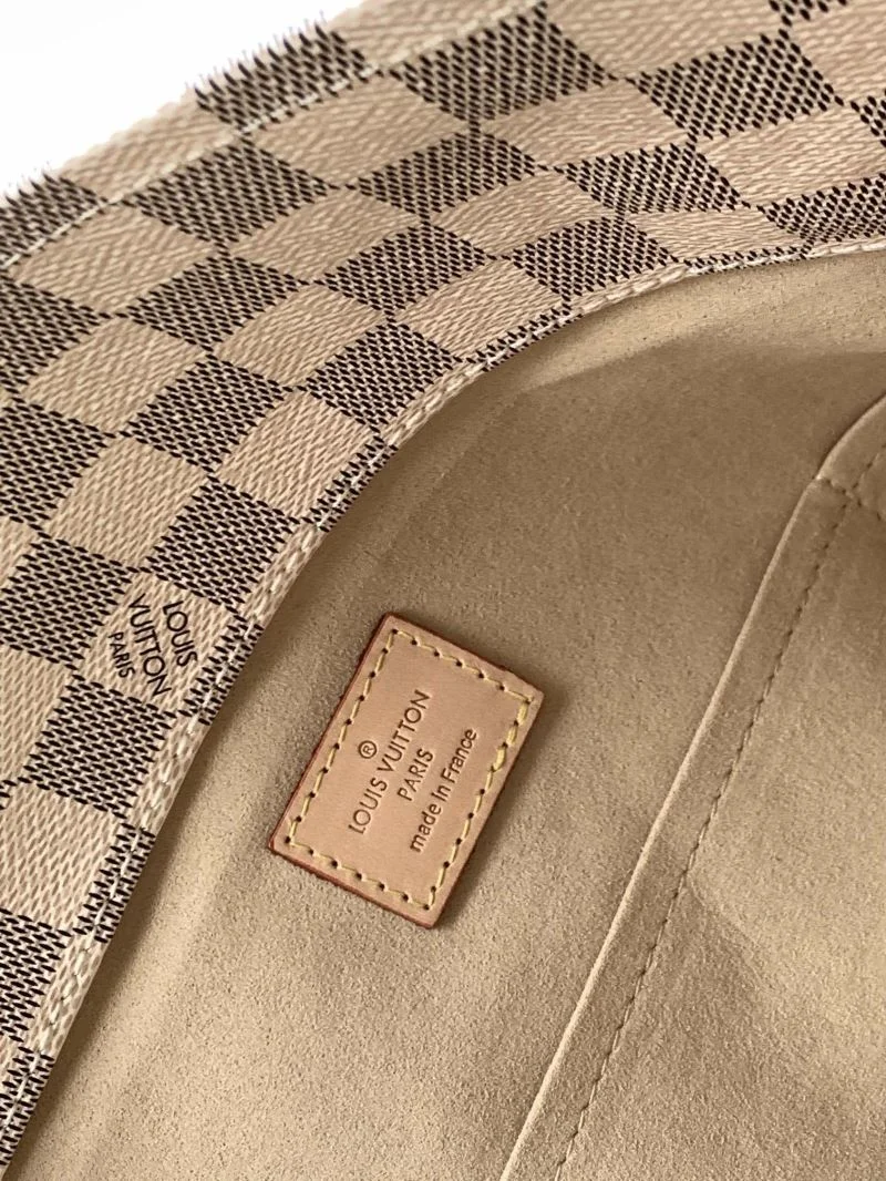 Louis Vuitton Shopping Bags Effortless 43260