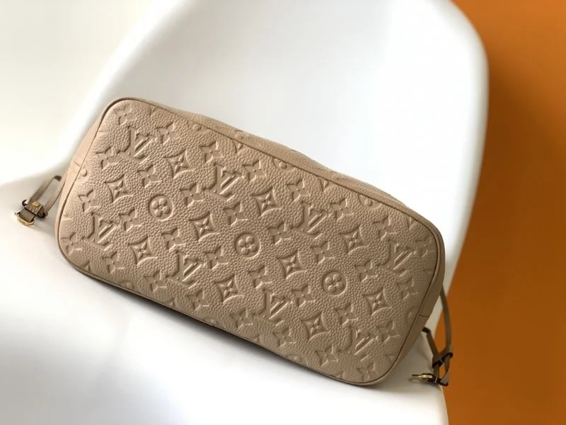 WellDesigned Louis Vuitton Shopping Bags 42646