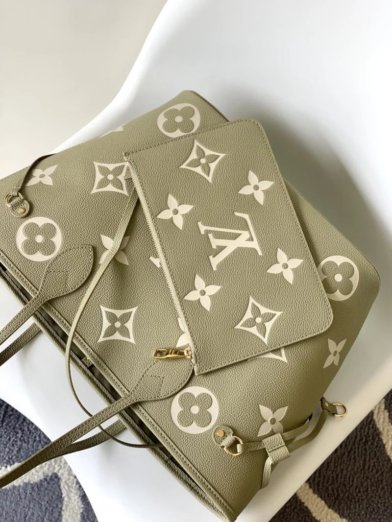 Compact Louis Vuitton Shopping Bags 42560