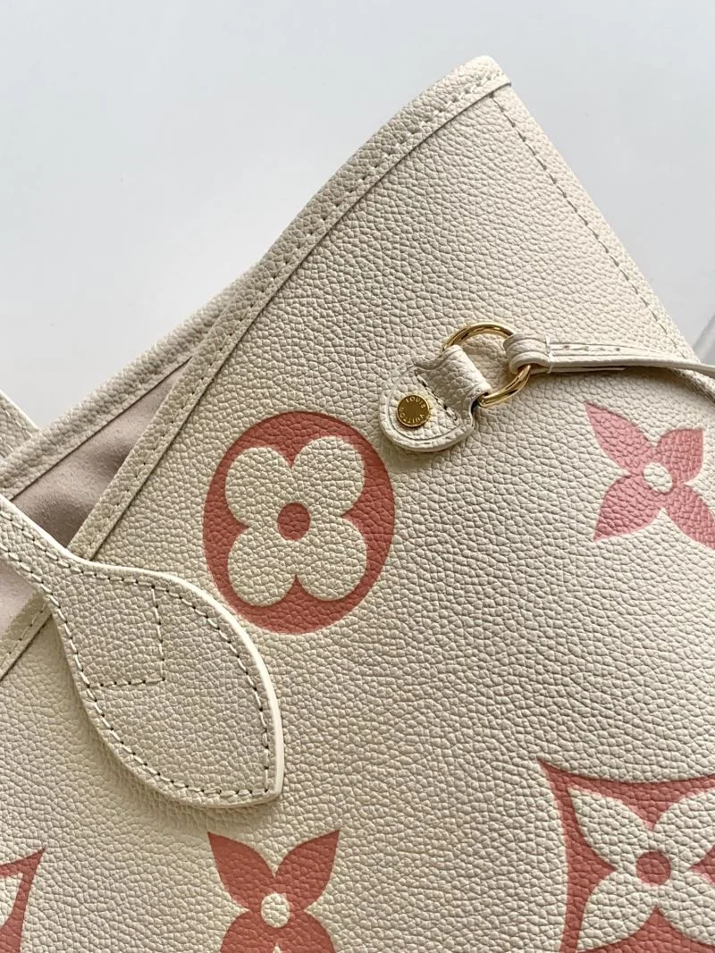 WellDesigned Louis Vuitton Shopping Bags 42563