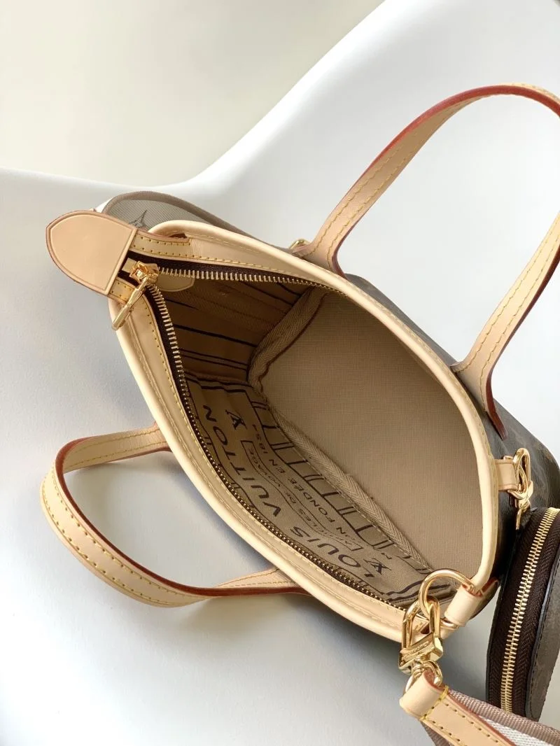 Soft Louis Vuitton Shopping Bags 42578