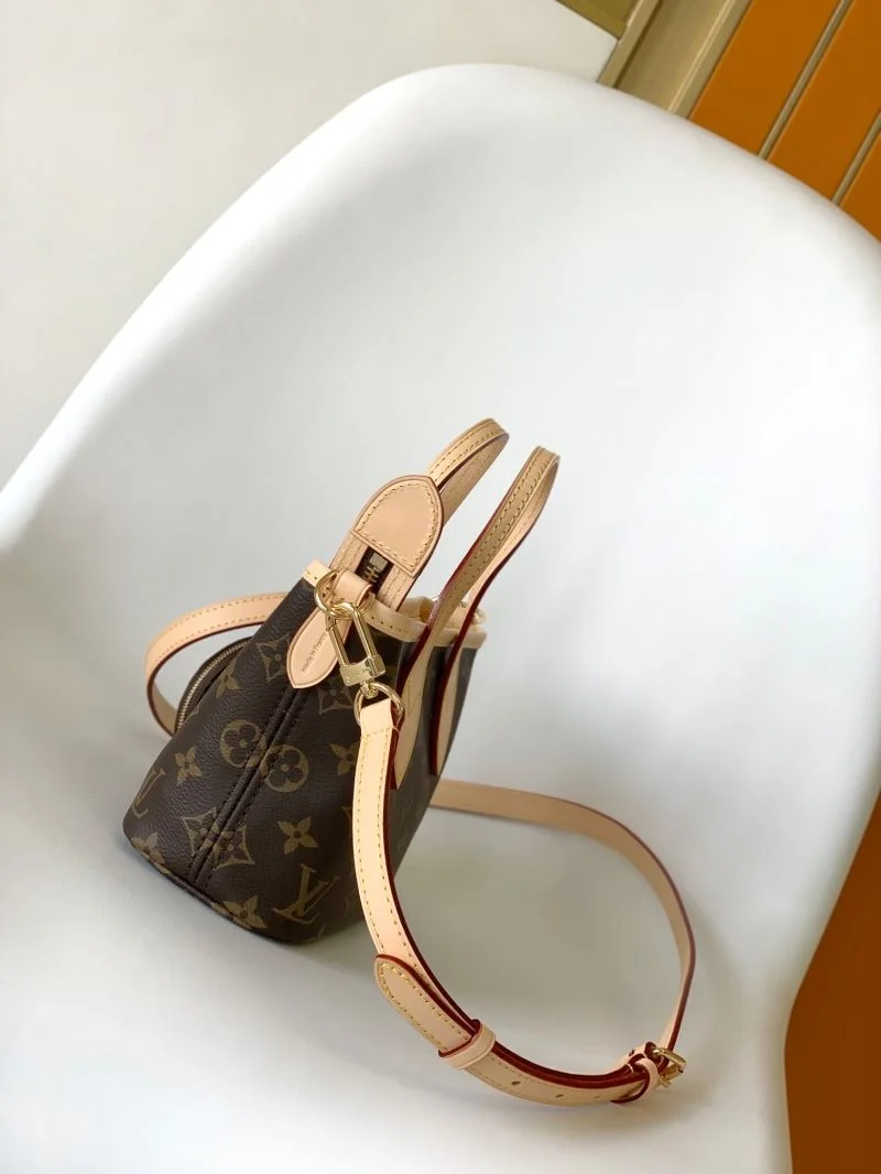 Louis Vuitton Shopping Bags EyeCatching 42580