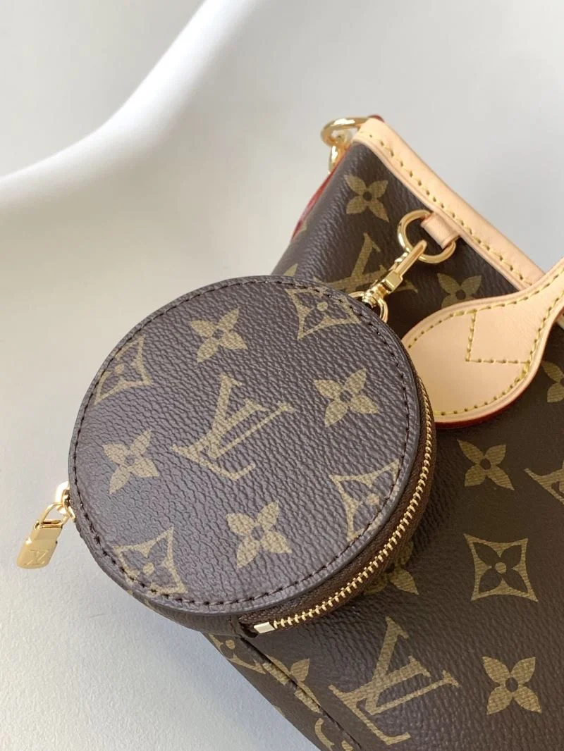 Louis Vuitton Shopping Bags EyeCatching 42580