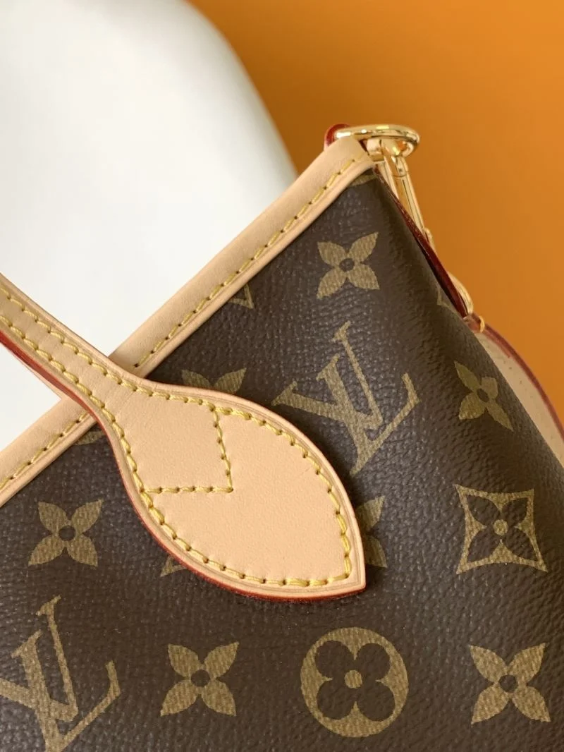 Louis Vuitton Shopping Bags EyeCatching 42580