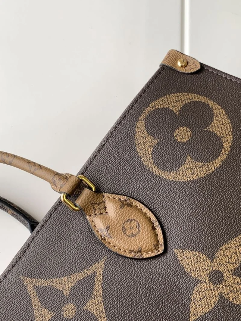 Chic Louis Vuitton Shopping Bags 42540